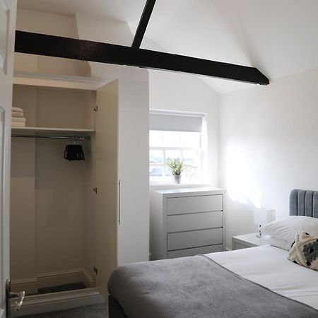 Letting Serviced Apartments - Guards View, Windsor Exterior foto